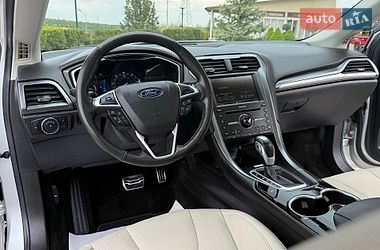 Седан Ford Fusion 2016 в Дрогобичі