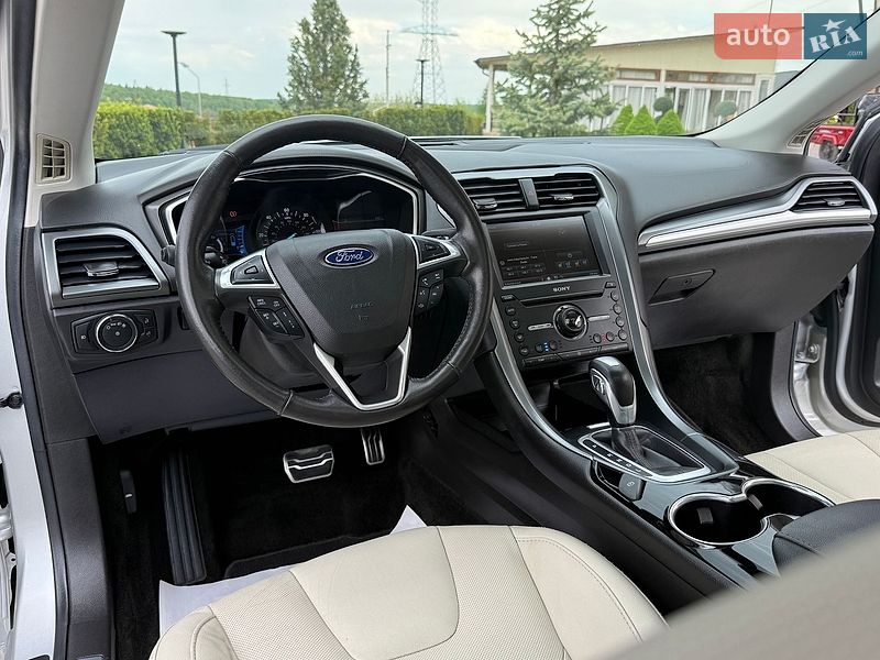 Седан Ford Fusion 2016 в Дрогобичі