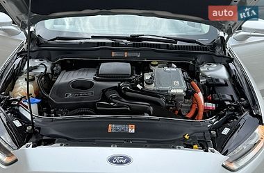 Седан Ford Fusion 2016 в Дрогобичі