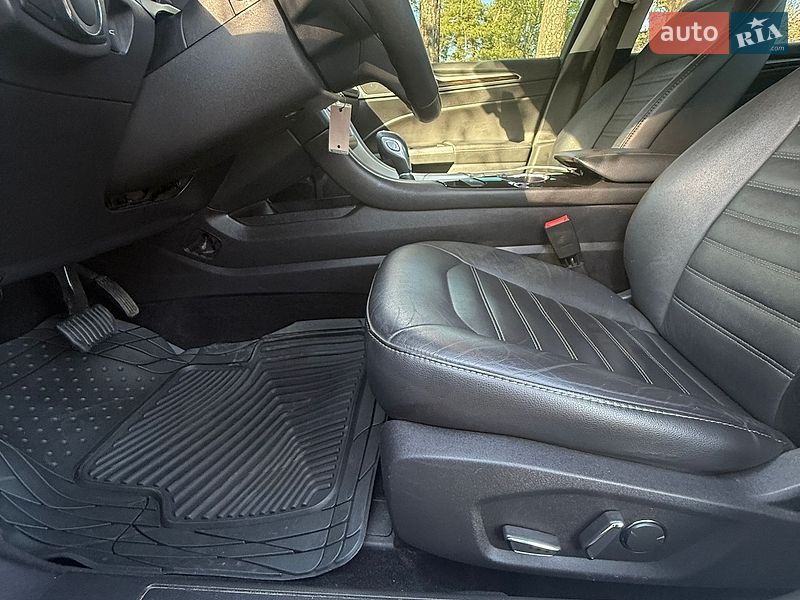 Седан Ford Fusion 2016 в Києві