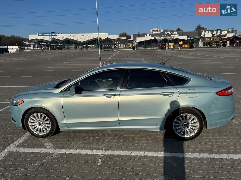 Седан Ford Fusion 2013 в Львові