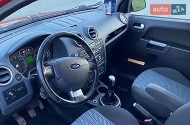 Хэтчбек Ford Fusion 2006 в Косове