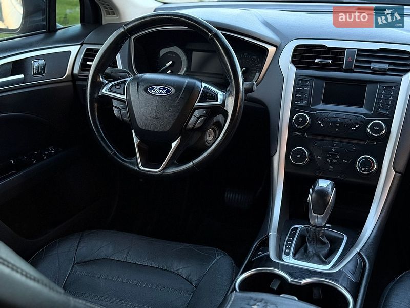 Седан Ford Fusion 2014 в Ужгороде