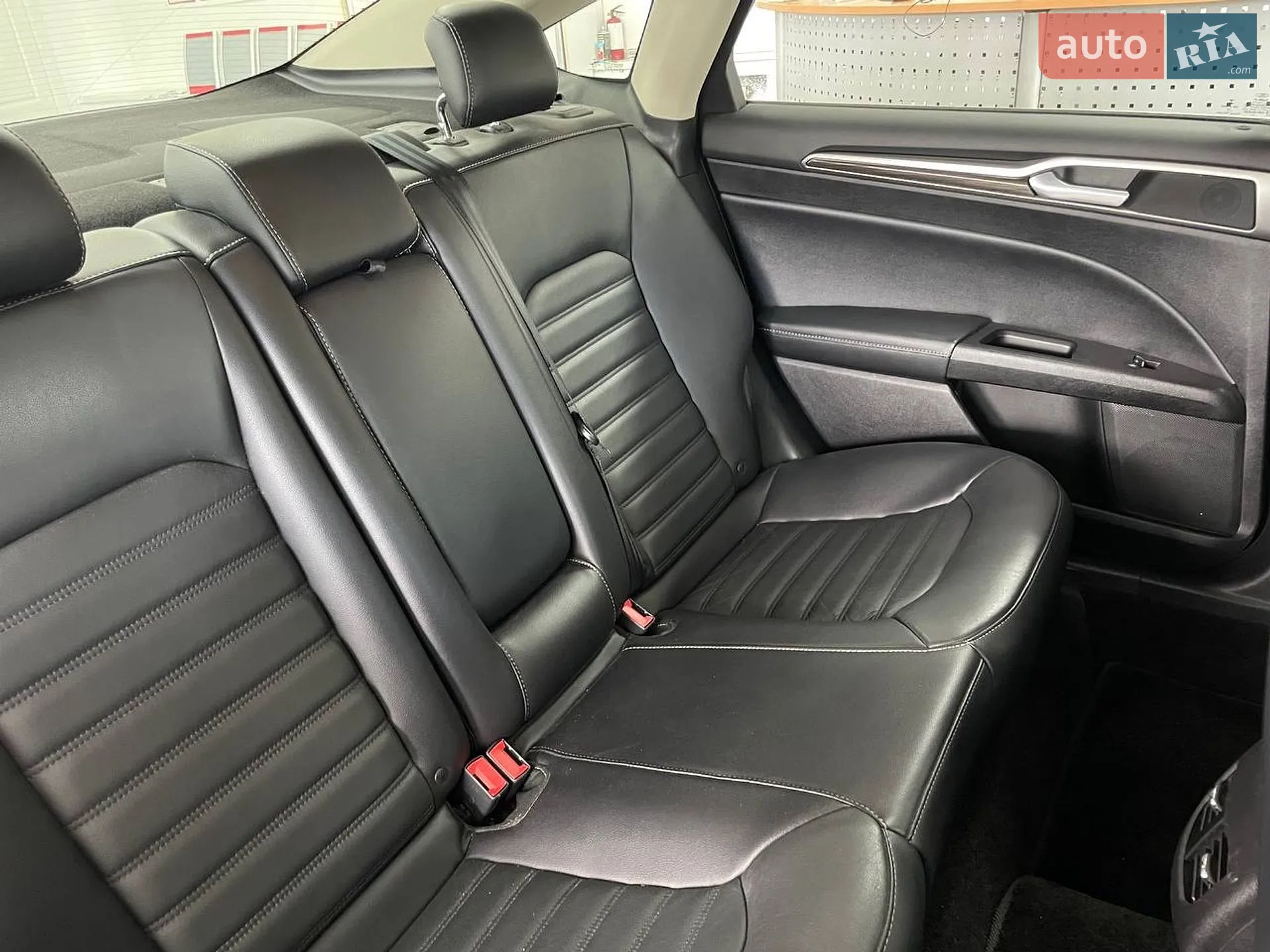 2016 Ford Fusion - мініатюра 40