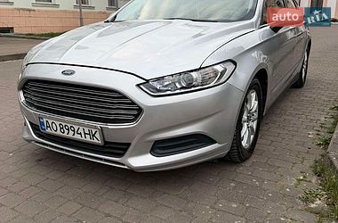 Седан Ford Fusion 2015 в Ужгороде