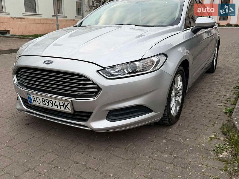 Седан Ford Fusion 2015 в Ужгороде