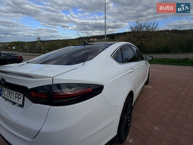 Седан Ford Fusion 2016 в Трускавце