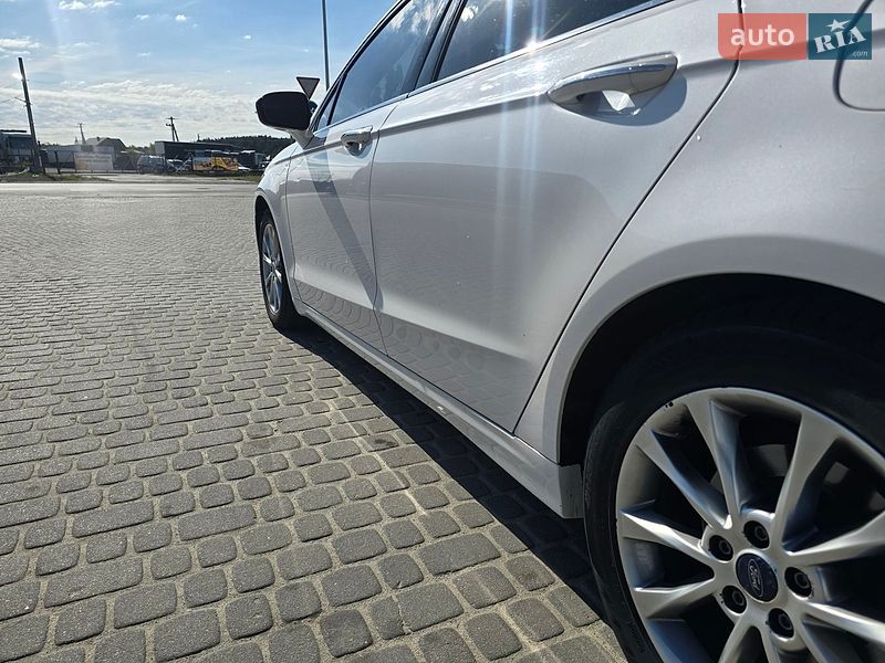 Седан Ford Fusion 2017 в Львові