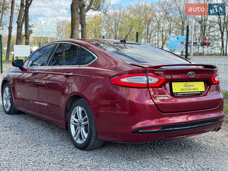 Седан Ford Fusion 2016 в Умані