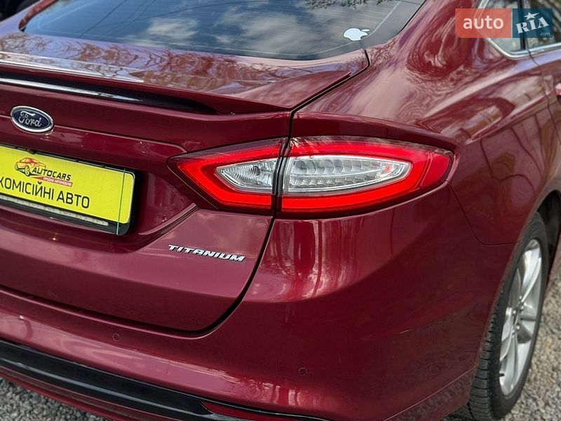 Седан Ford Fusion 2016 в Умані