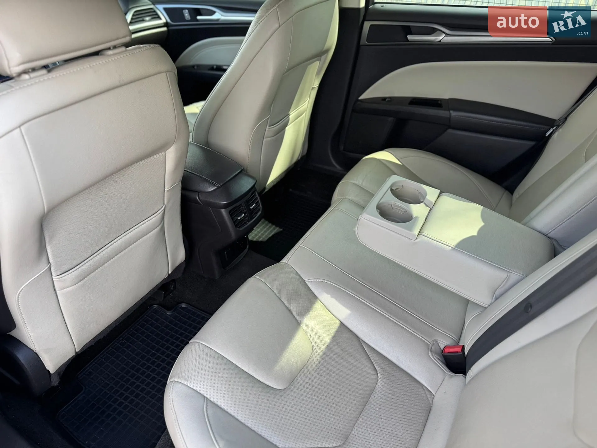 2016 Ford Fusion - мініатюра 18