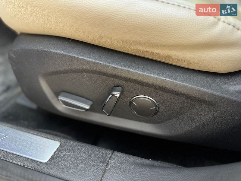 Седан Ford Fusion 2016 в Умані