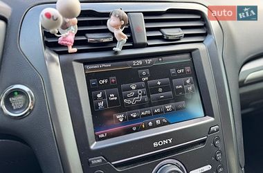 Седан Ford Fusion 2016 в Умані