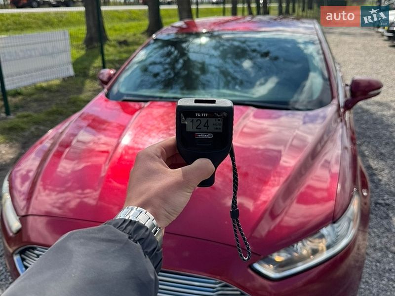 Седан Ford Fusion 2016 в Умані