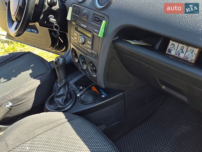 Хэтчбек Ford Fusion 2008 в Киеве