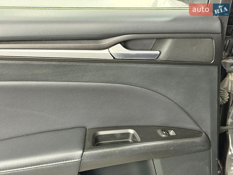 Седан Ford Fusion 2016 в Одесі