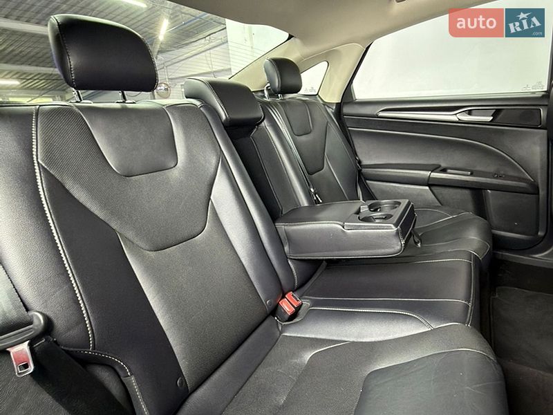 Седан Ford Fusion 2016 в Одесі