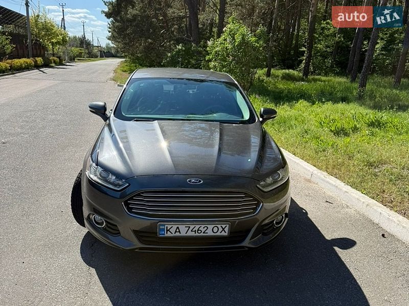 Седан Ford Fusion 2016 в Гореничах