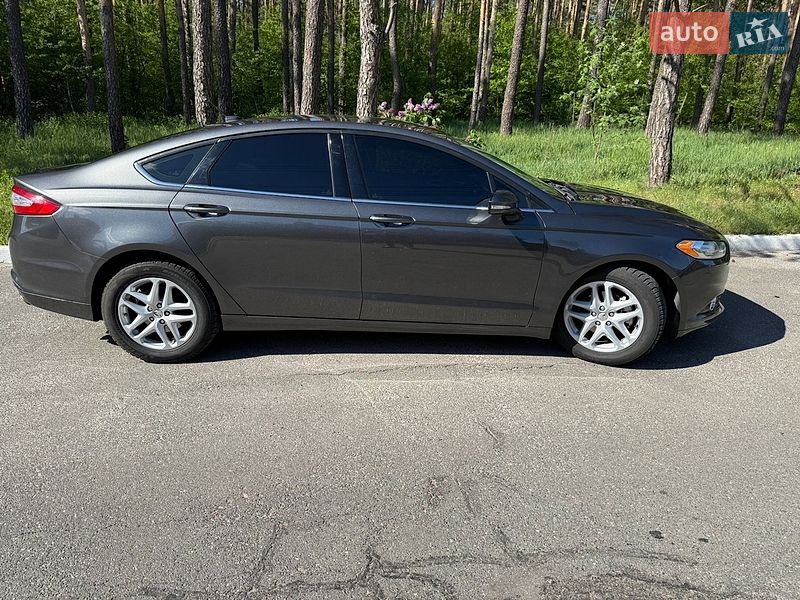 Седан Ford Fusion 2016 в Гореничах