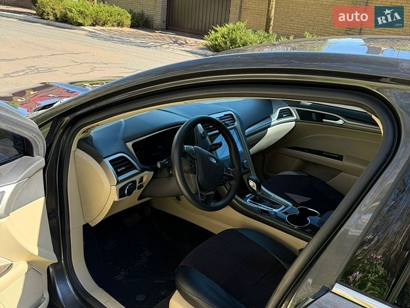 Седан Ford Fusion 2016 в Гореничах
