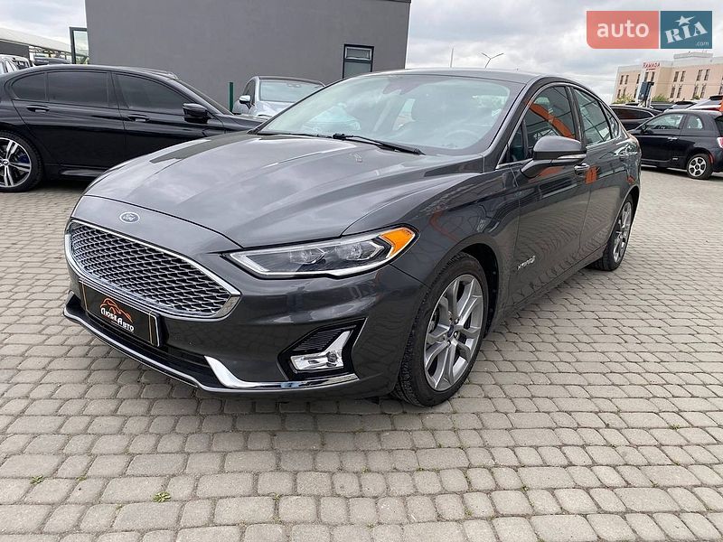Седан Ford Fusion 2019 в Львове