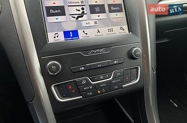 Седан Ford Fusion 2019 в Львове
