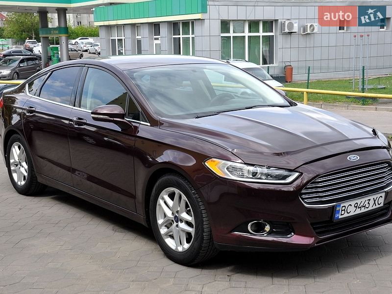 Седан Ford Fusion 2013 в Львове