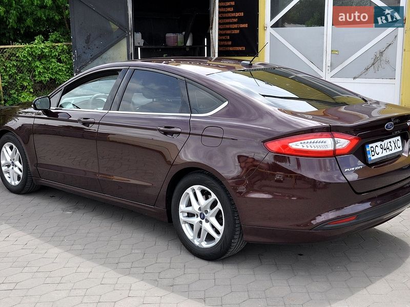 Седан Ford Fusion 2013 в Львове