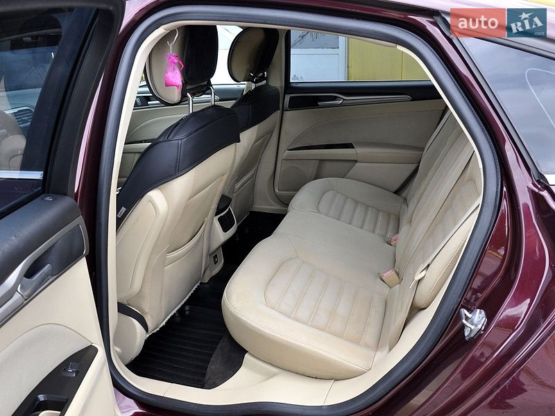 Седан Ford Fusion 2013 в Львове
