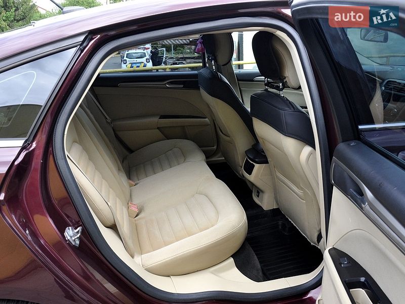 Седан Ford Fusion 2013 в Львове