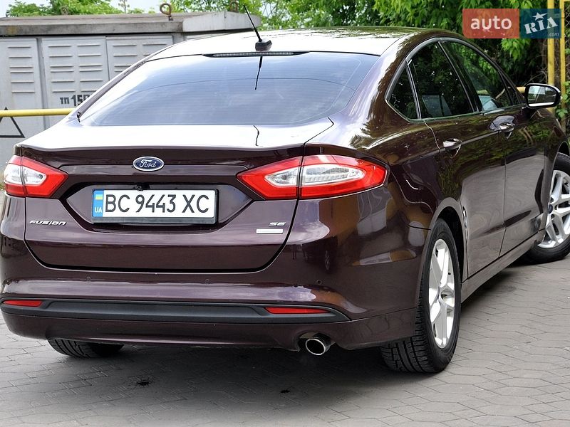 Седан Ford Fusion 2013 в Львове