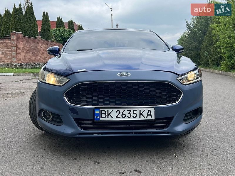 Седан Ford Fusion 2015 в Ровно