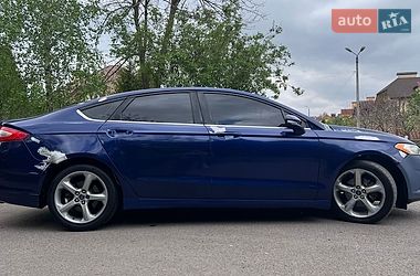 Седан Ford Fusion 2015 в Ровно