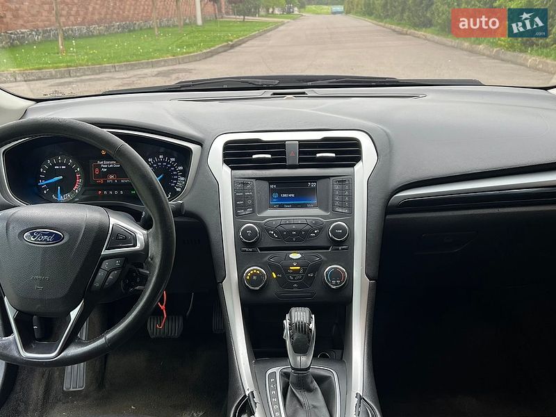 Седан Ford Fusion 2015 в Ровно