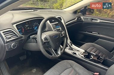 Седан Ford Fusion 2015 в Ровно