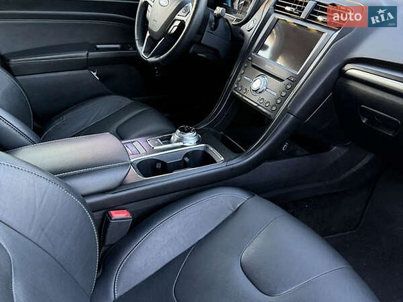 Седан Ford Fusion 2018 в Львове