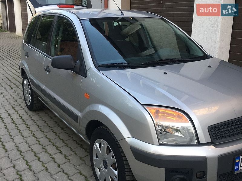 Хэтчбек Ford Fusion 2009 в Черновцах
