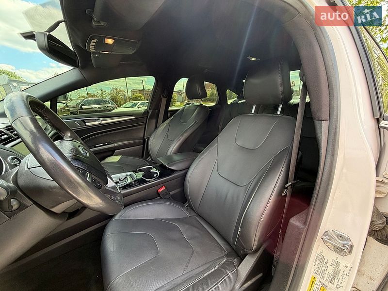 Седан Ford Fusion 2015 в Львове
