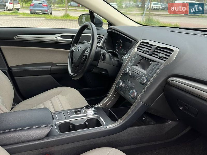 Седан Ford Fusion 2019 в Львове
