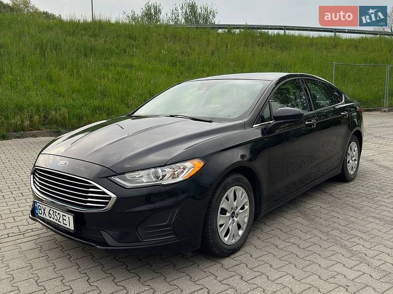 Седан Ford Fusion 2019 в Львове