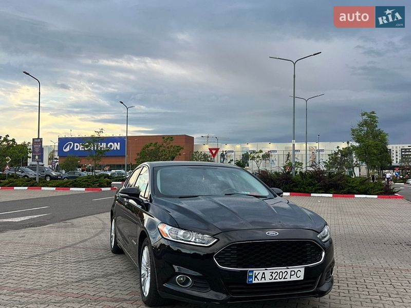 Седан Ford Fusion 2015 в Киеве фото 2 Седан Ford Fusion 2015 в Киеве