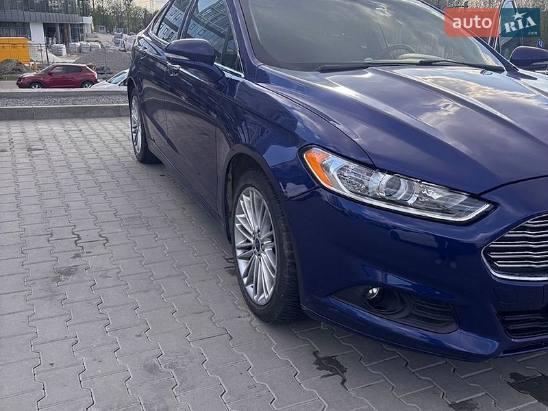 Седан Ford Fusion 2015 в Львове
