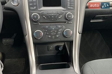 Седан Ford Fusion 2017 в Львове