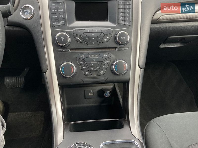 Седан Ford Fusion 2017 в Львове