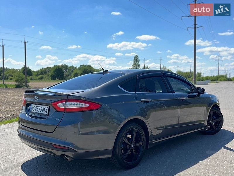 Седан Ford Fusion 2015 в Буську
