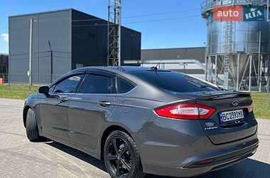Седан Ford Fusion 2015 в Буську