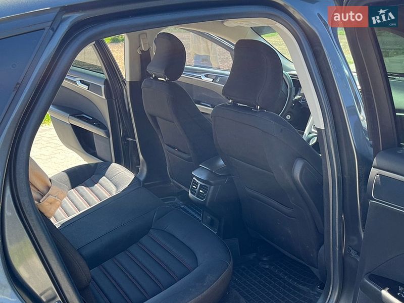 Седан Ford Fusion 2015 в Буську