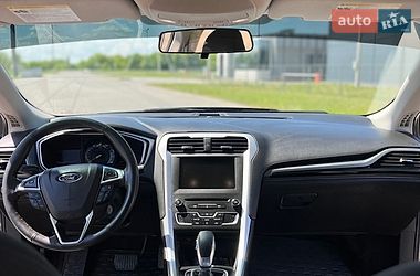 Седан Ford Fusion 2015 в Буську