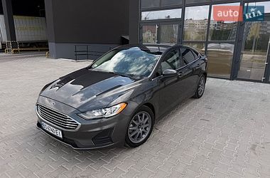 Седан Ford Fusion 2019 в Тернополі