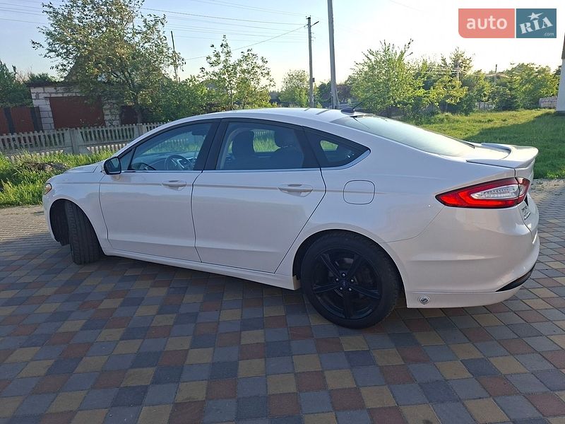 Седан Ford Fusion 2015 в Василькові